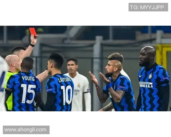 足球场上的悲剧瞬间 球星受伤与比赛命运的转折