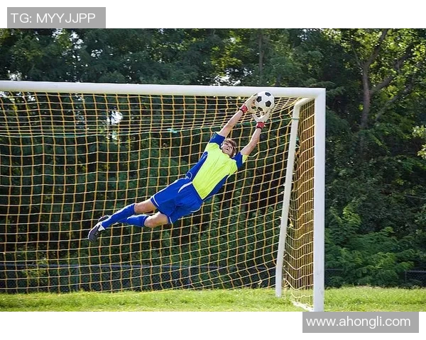 足球球星多样化射门技巧解析全面提升进攻效率的关键秘诀